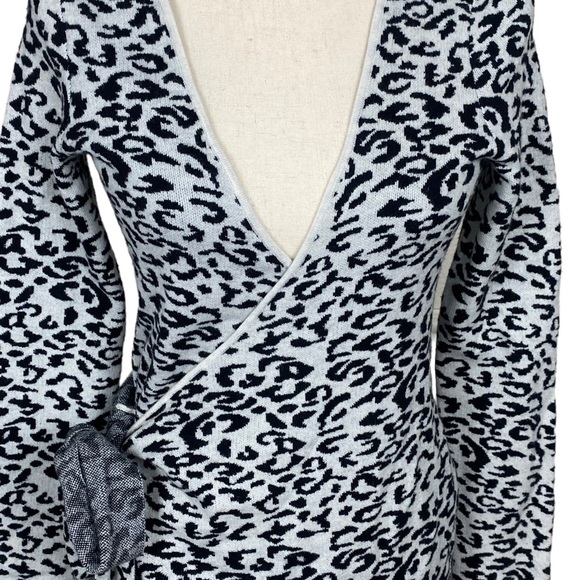 NWT REVOLVE Lovers + Friends Merida black & white animal print wrap dress - Picture 5 of 11